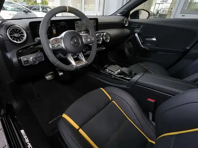 Mercedes-Benz CLA 45 AMG