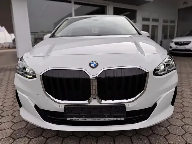 BMW 216