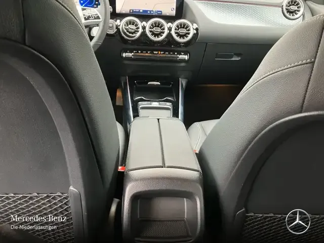 Mercedes-Benz EQA 300