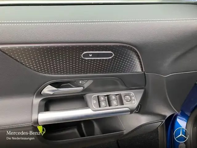 Mercedes-Benz EQA 300