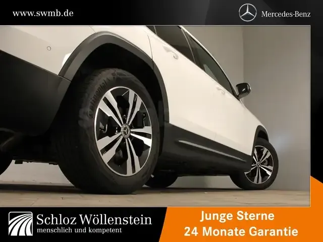 Mercedes-Benz GLB 220