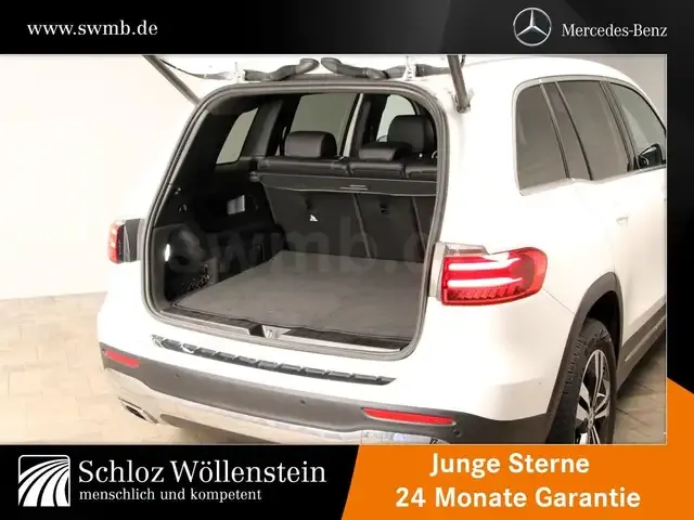 Mercedes-Benz GLB 220