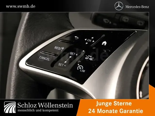 Mercedes-Benz GLB 220