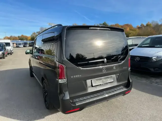 Mercedes-Benz V 250
