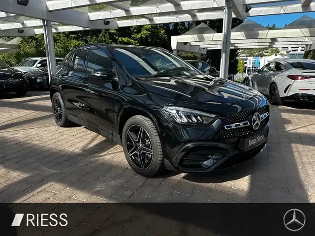 Mercedes-Benz GLA 200