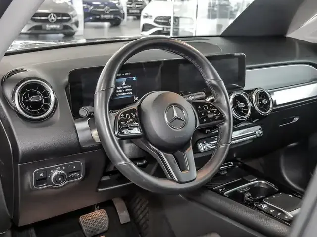 Mercedes-Benz GLB 200