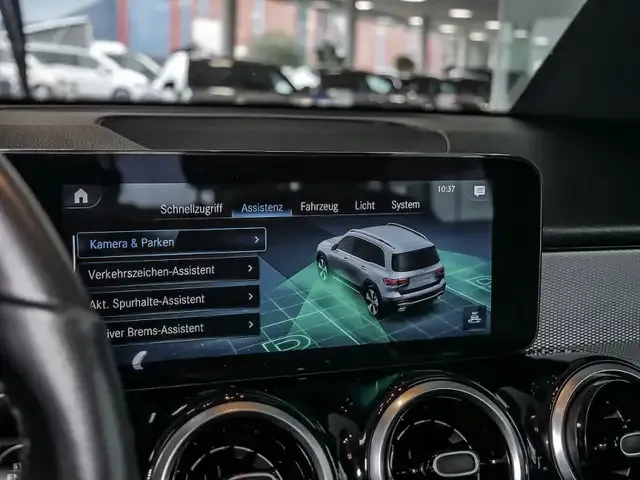 Mercedes-Benz GLB 200