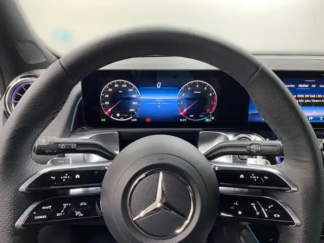 Mercedes-Benz GLB 200