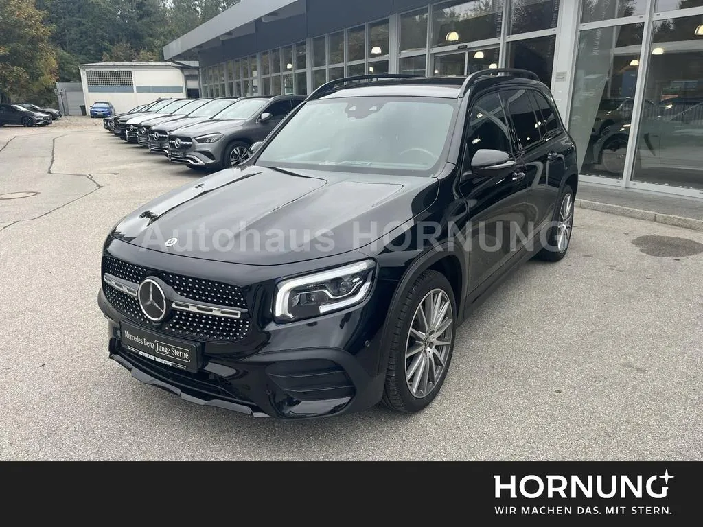 Mercedes-Benz GLB 220