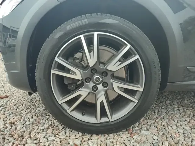 Volvo V90 Cross Country