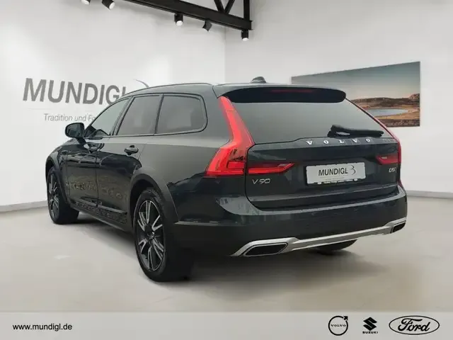 Volvo V90 Cross Country