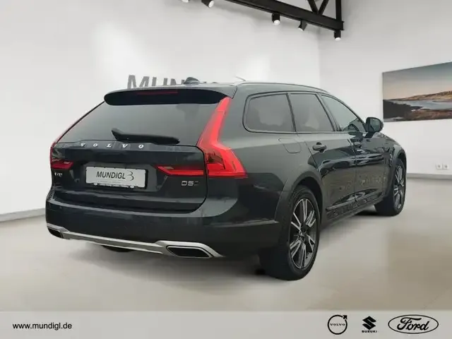 Volvo V90 Cross Country