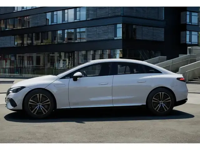 Mercedes-Benz EQE 300