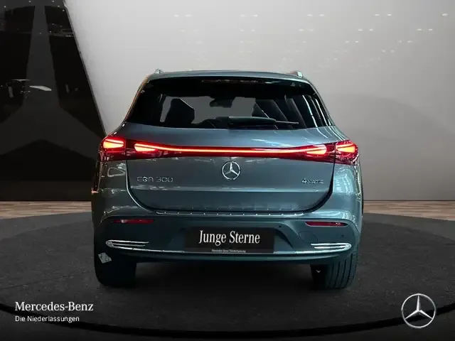 Mercedes-Benz EQA 300