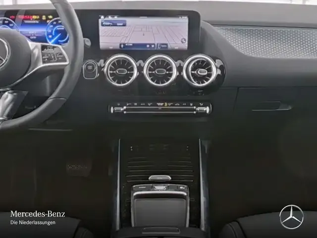 Mercedes-Benz EQA 300
