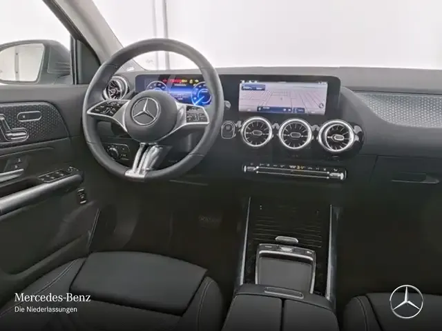 Mercedes-Benz EQA 300