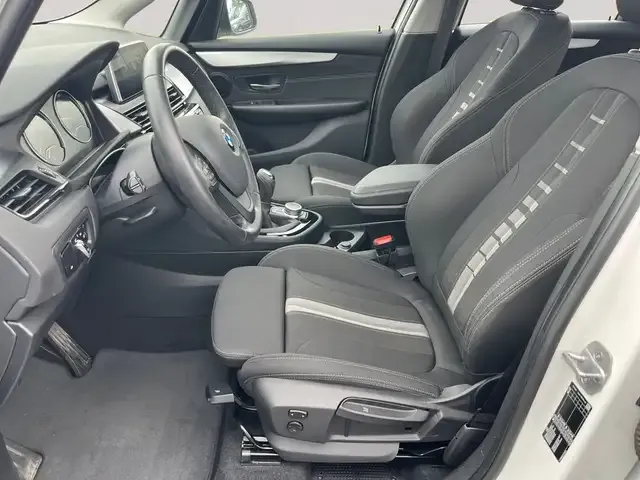 BMW 218