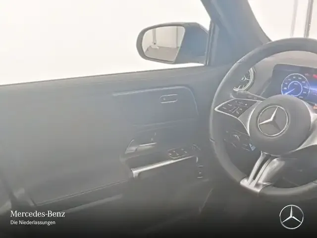 Mercedes-Benz EQB 300