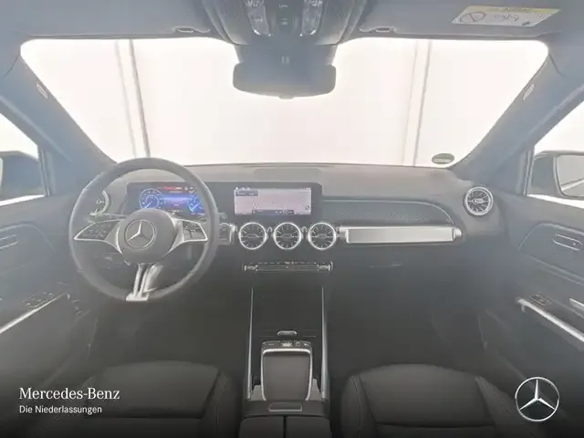 Mercedes-Benz EQB 300
