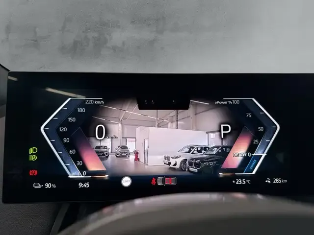 BMW iX