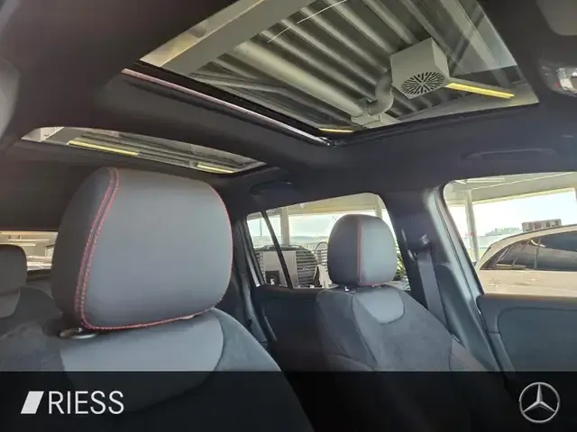 Mercedes-Benz GLB 250