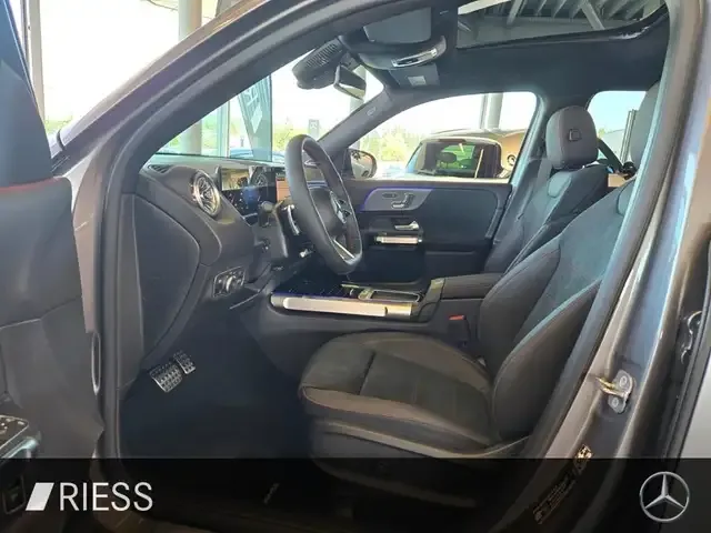 Mercedes-Benz GLB 250