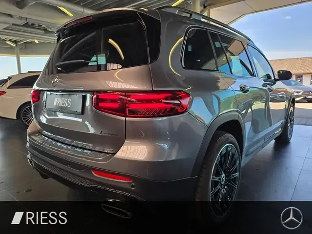 Mercedes-Benz GLB 250