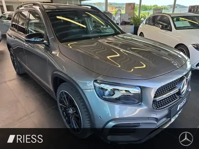 Mercedes-Benz GLB 250