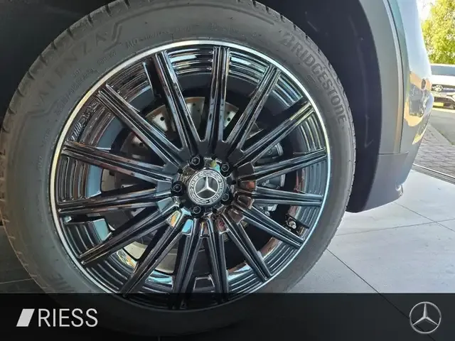 Mercedes-Benz GLB 250
