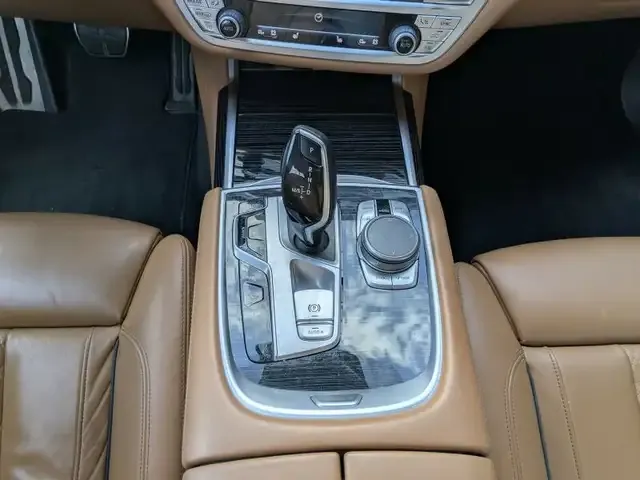 BMW 730