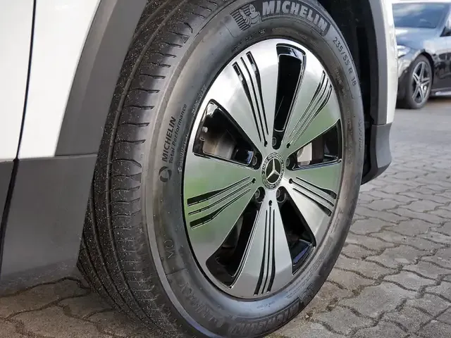 Mercedes-Benz EQB 250
