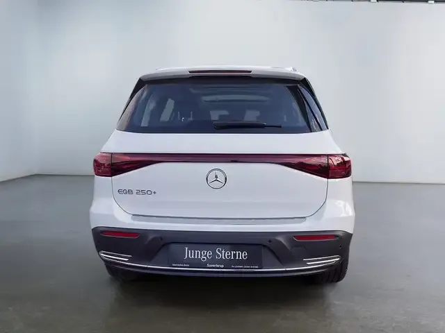 Mercedes-Benz EQB 250