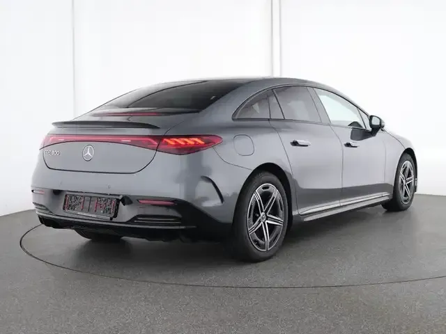 Mercedes-Benz EQE 300