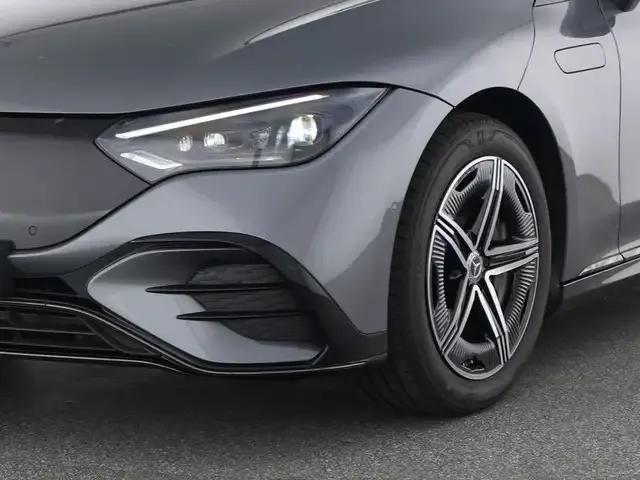 Mercedes-Benz EQE 300