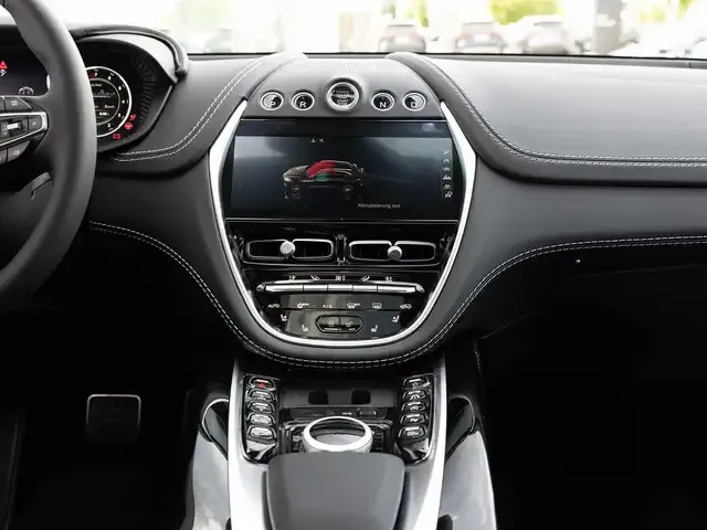 Aston Martin DBX