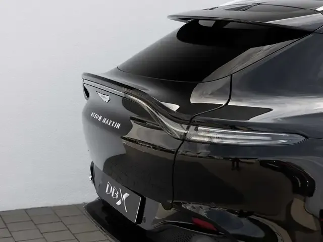 Aston Martin DBX