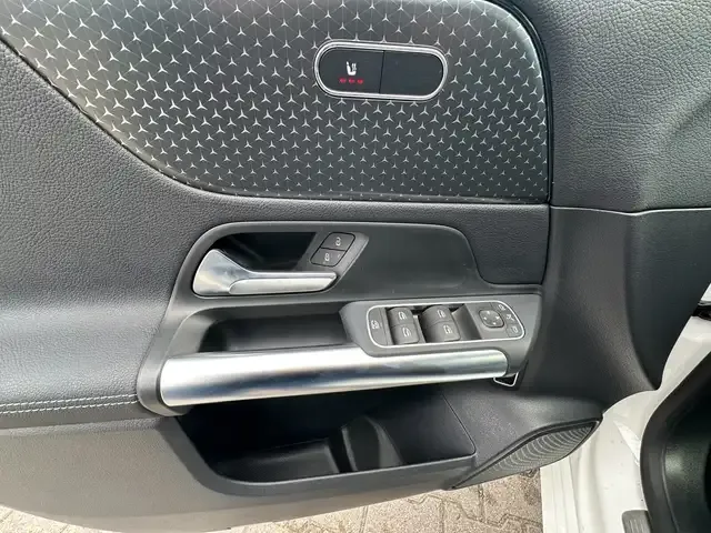 Mercedes-Benz B 220