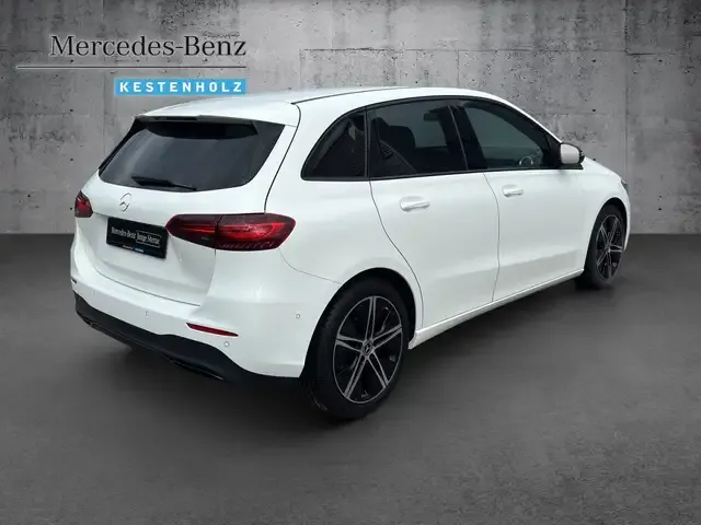 Mercedes-Benz B 220