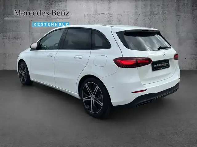 Mercedes-Benz B 220