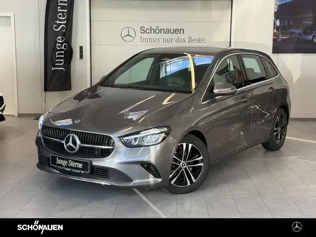 Mercedes-Benz B 180