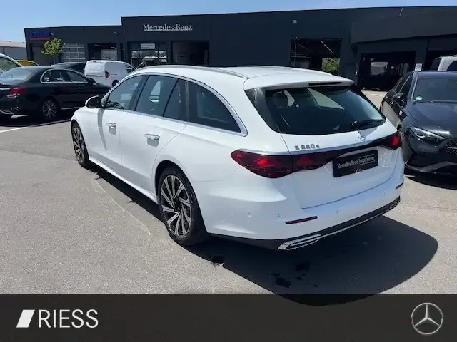 Mercedes-Benz E 220