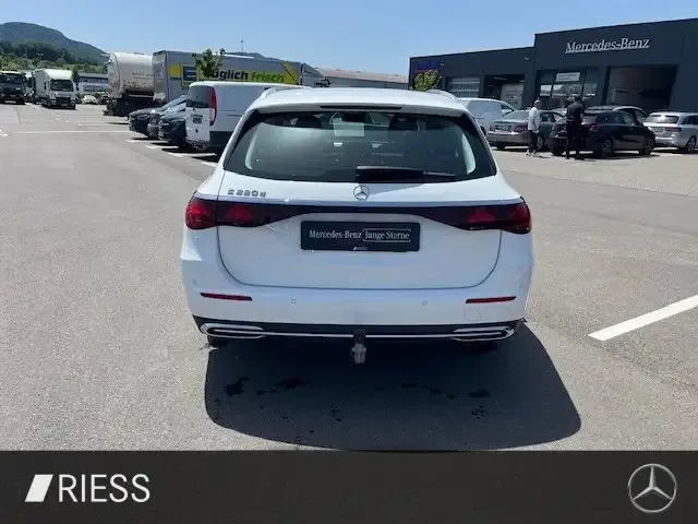 Mercedes-Benz E 220