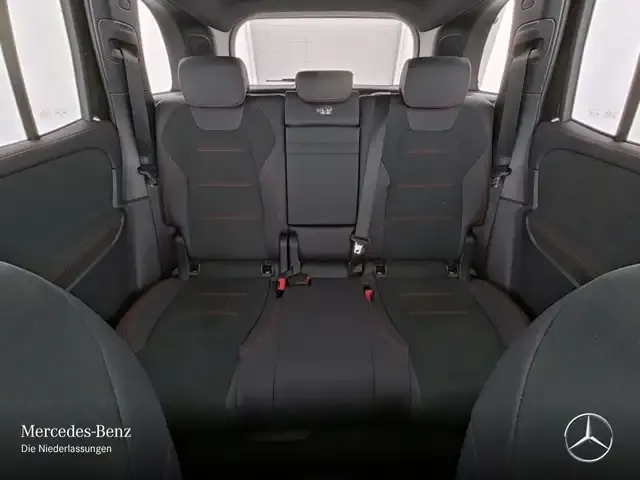 Mercedes-Benz GLB 220