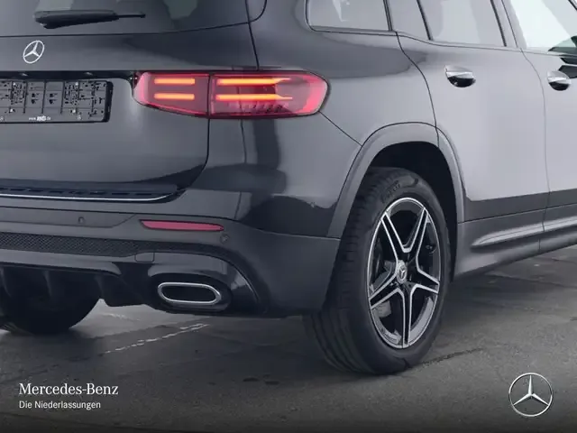 Mercedes-Benz GLB 220