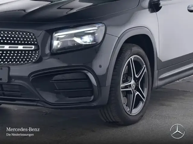 Mercedes-Benz GLB 220