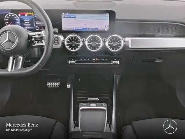 Mercedes-Benz GLB 220