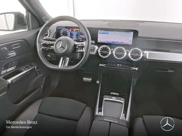 Mercedes-Benz GLB 220