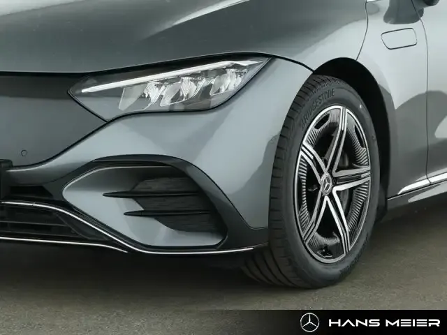 Mercedes-Benz EQE 300