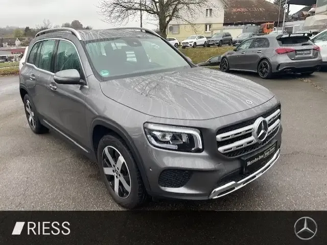 Mercedes-Benz GLB 200