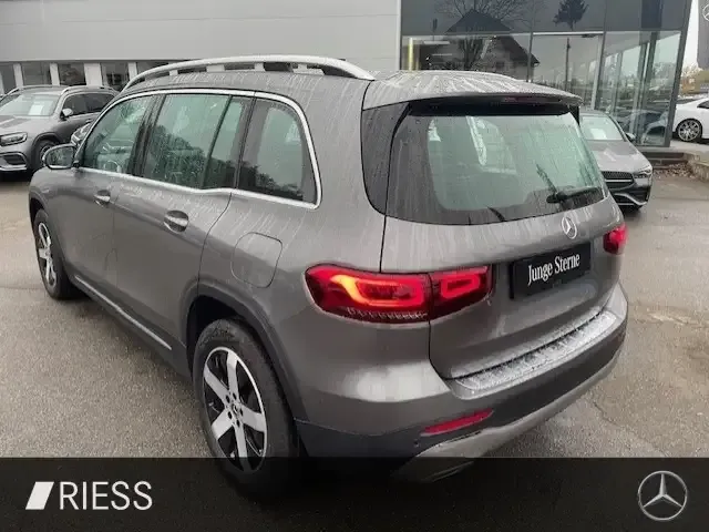 Mercedes-Benz GLB 200